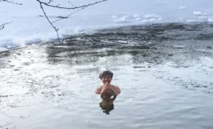 die Winterschwimmerin